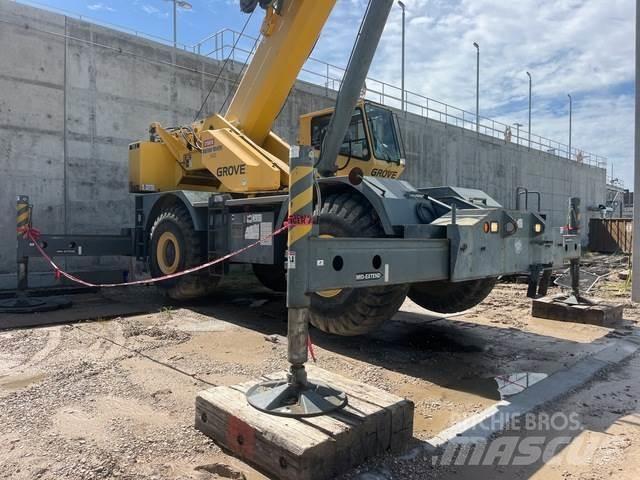 Grove RT880E رافعات الطرق الوعرة