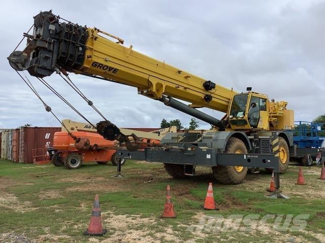 Grove RT890E رافعات الطرق الوعرة