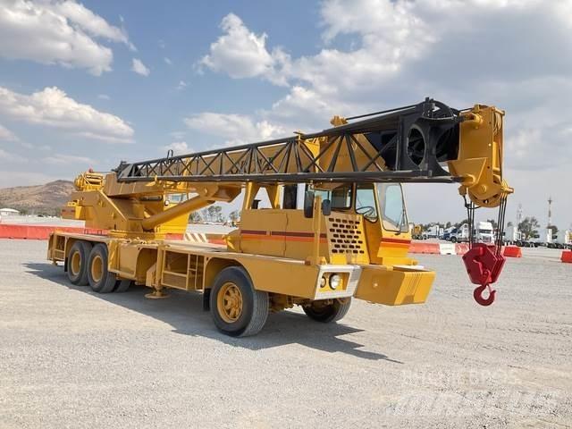 Grove TSM185A رافعات مجنزرة