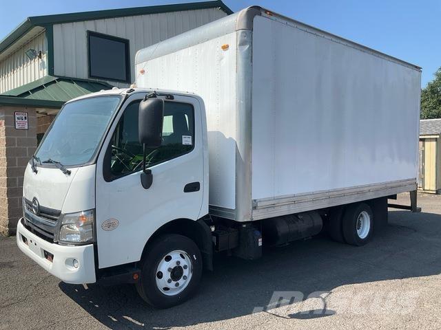 Hino 155 شاحنات ذات هيكل صندوقي