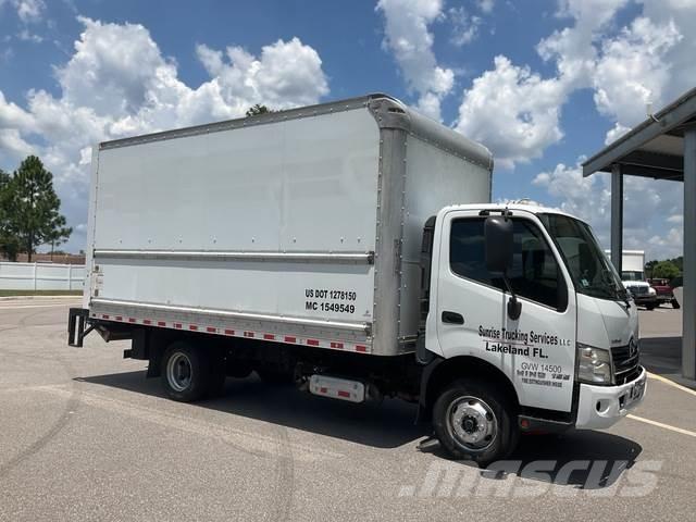 Hino 155 شاحنات ذات هيكل صندوقي