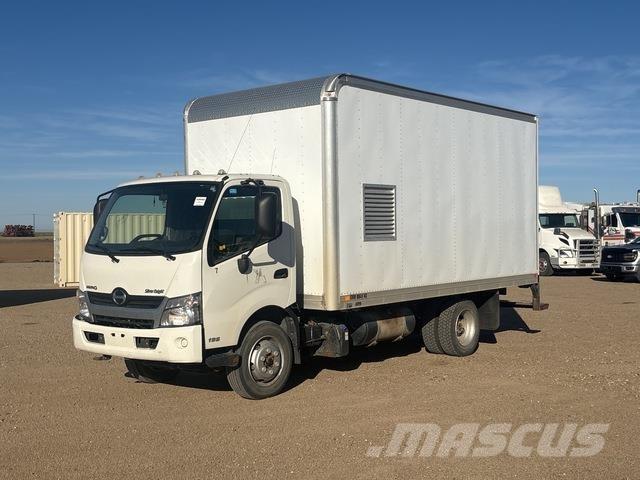Hino 195 شاحنات ذات هيكل صندوقي