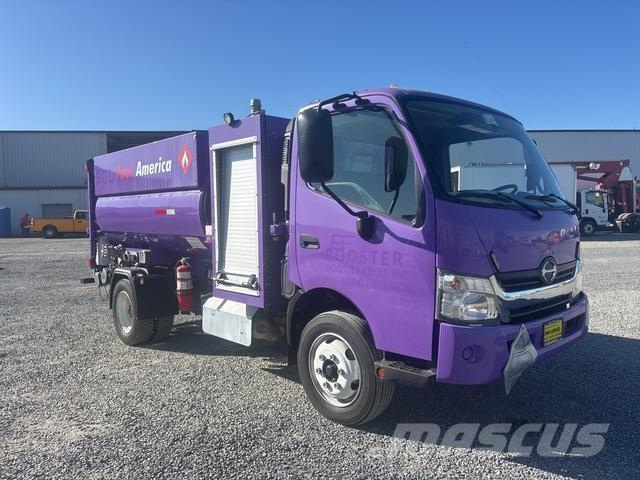 Hino 195 شاحنات ذات صهاريج