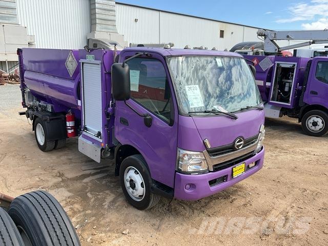 Hino 195 شاحنات ذات صهاريج