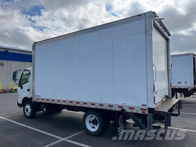 Hino 195 شاحنات ذات هيكل صندوقي
