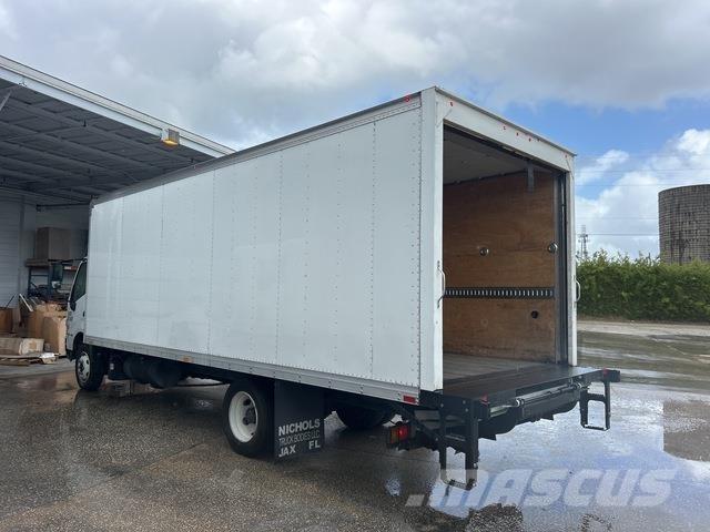 Hino 195 شاحنات ذات هيكل صندوقي