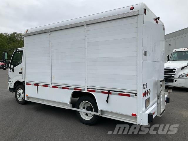 Hino 195H شاحنات نقل المشروبات