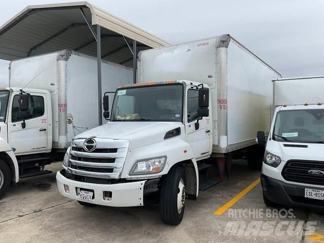 Hino 238 شاحنات ذات هيكل صندوقي