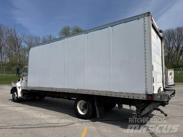 Hino 238 شاحنات ذات هيكل صندوقي