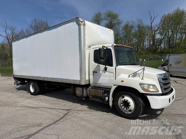 Hino 238 شاحنات ذات هيكل صندوقي