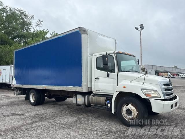 Hino 238 شاحنات ذات هيكل صندوقي
