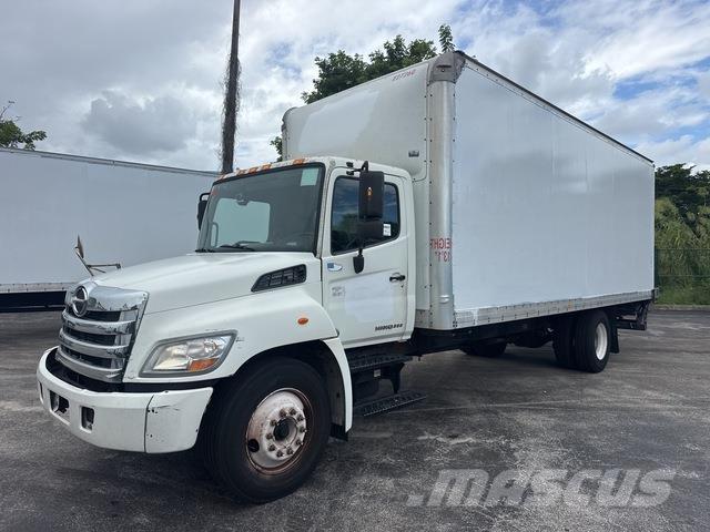 Hino 238 شاحنات ذات هيكل صندوقي