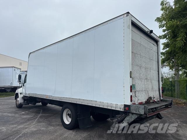 Hino 238 شاحنات ذات هيكل صندوقي