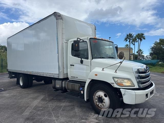 Hino 238 شاحنات ذات هيكل صندوقي