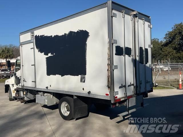 Hino 258 شاحنات ذات هيكل صندوقي