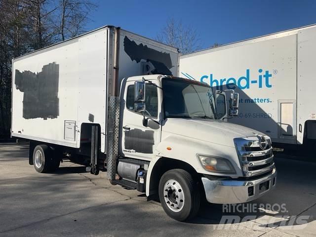 Hino 258 شاحنات ذات هيكل صندوقي