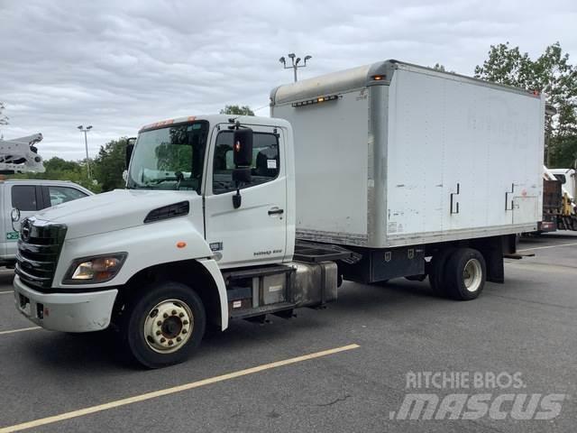 Hino 258 شاحنات ذات هيكل صندوقي