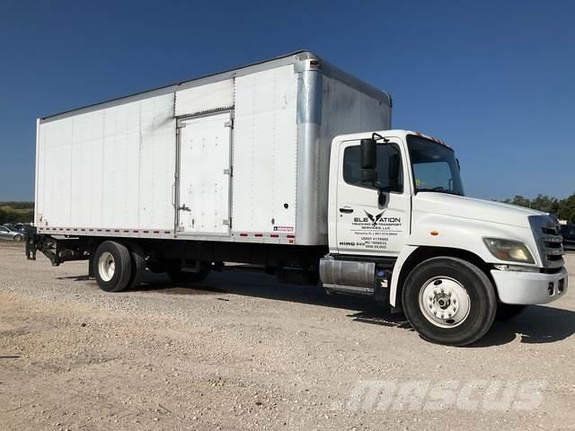 Hino 268 شاحنات ذات هيكل صندوقي