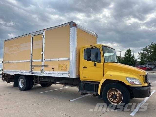 Hino 268 شاحنات ذات هيكل صندوقي