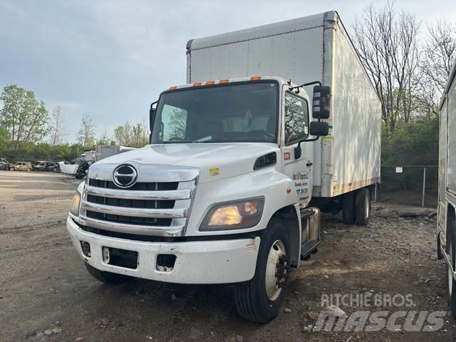 Hino 268 شاحنات ذات هيكل صندوقي