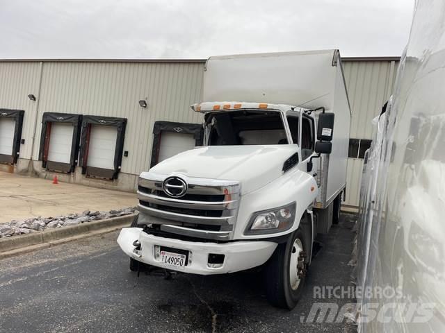 Hino 268 شاحنات ذات هيكل صندوقي