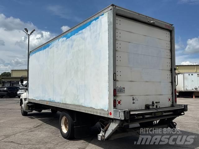 Hino 268 شاحنات ذات هيكل صندوقي