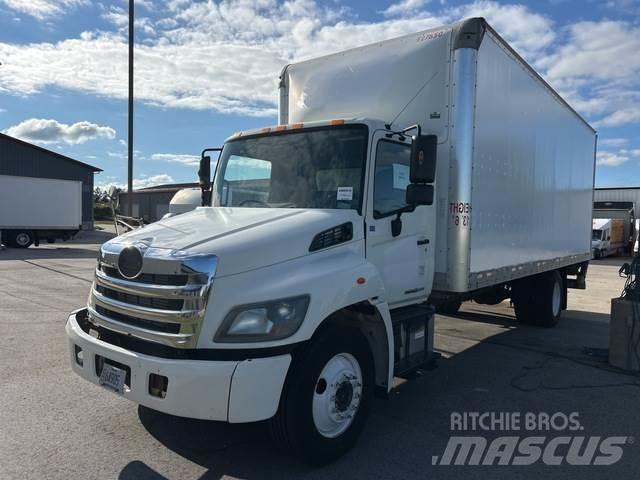 Hino 268 شاحنات ذات هيكل صندوقي