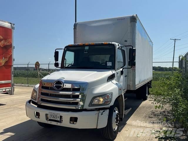 Hino 268 شاحنات ذات هيكل صندوقي