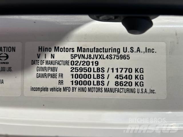 Hino 268 شاحنات ذات هيكل صندوقي
