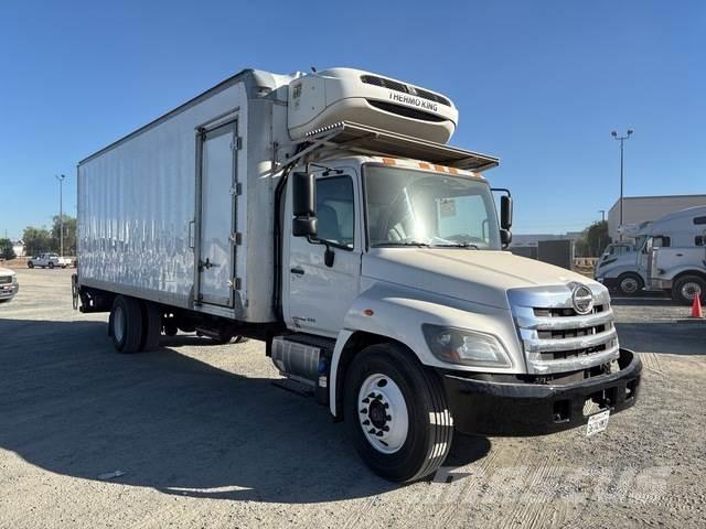 Hino 268 شاحنات بدرجة حرارة قابلة للضبط
