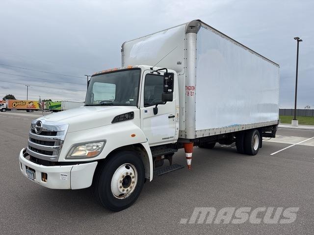 Hino 268 شاحنات ذات هيكل صندوقي