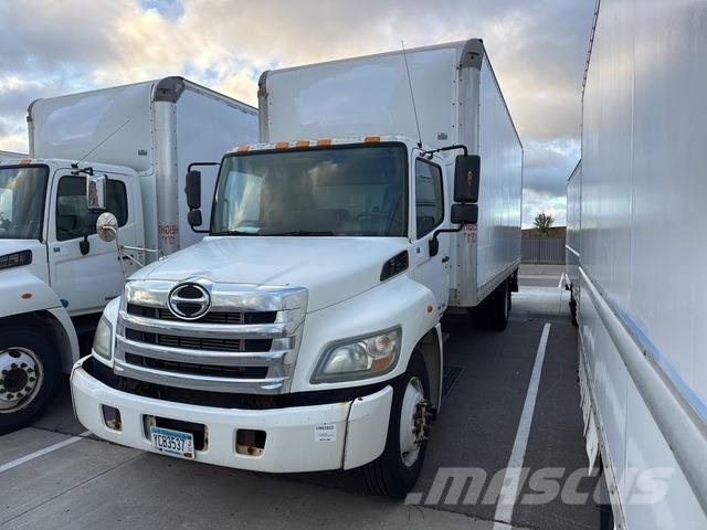 Hino 268 شاحنات ذات هيكل صندوقي