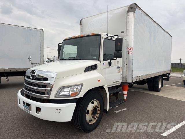 Hino 268 شاحنات ذات هيكل صندوقي