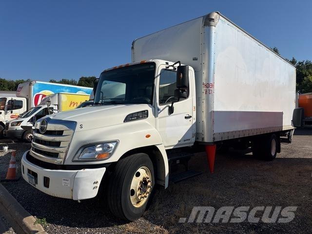 Hino 268 شاحنات ذات هيكل صندوقي
