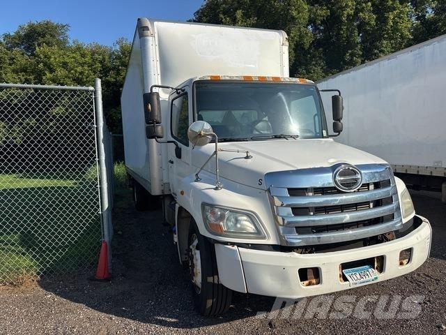 Hino 268 شاحنات ذات هيكل صندوقي