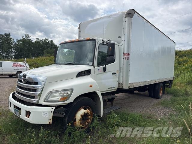 Hino 268 شاحنات ذات هيكل صندوقي