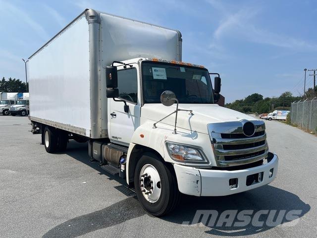 Hino 268 شاحنات ذات هيكل صندوقي