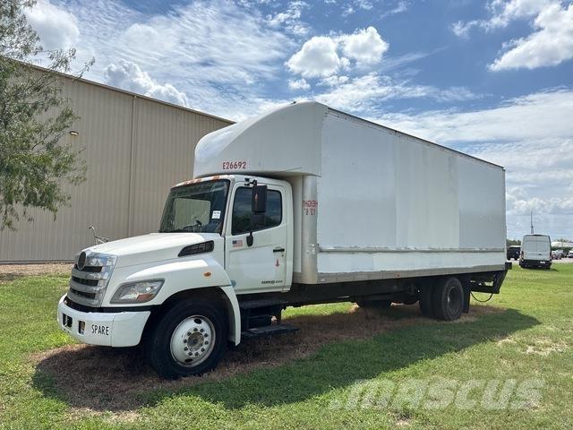 Hino 268 شاحنات ذات هيكل صندوقي