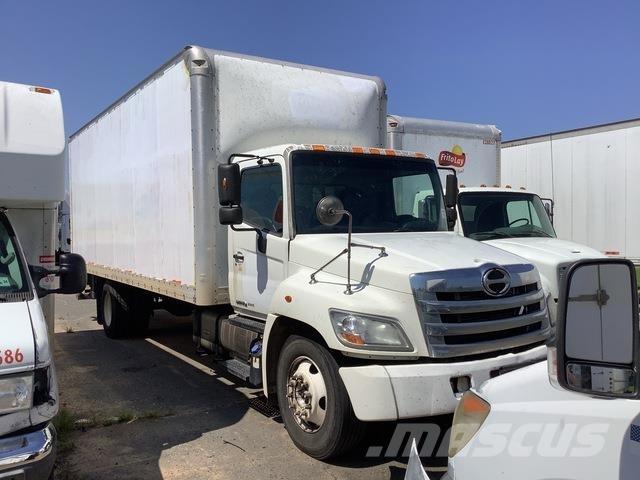 Hino 268 شاحنات ذات هيكل صندوقي