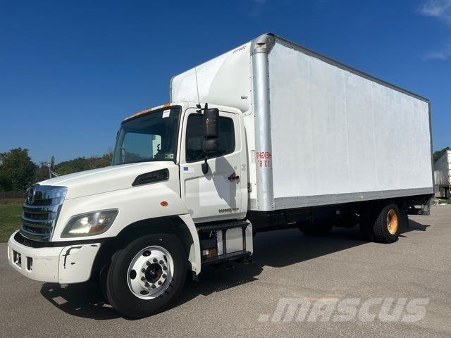 Hino 268 شاحنات ذات هيكل صندوقي
