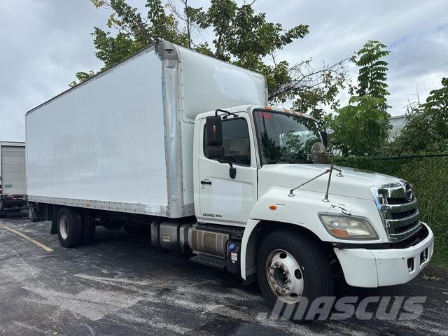 Hino 268 شاحنات ذات هيكل صندوقي