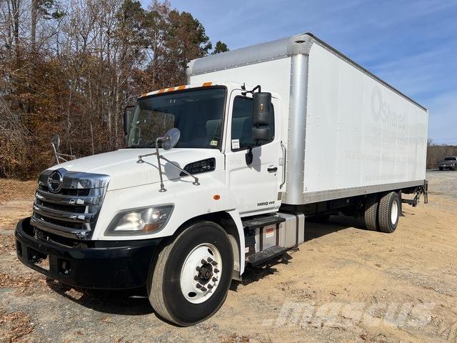 Hino 269 شاحنات ذات هيكل صندوقي