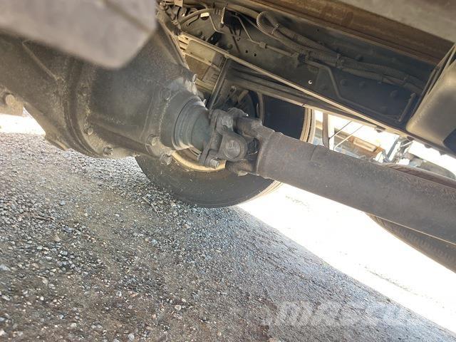 Hino 300 616 شاحنات بدرجة حرارة قابلة للضبط