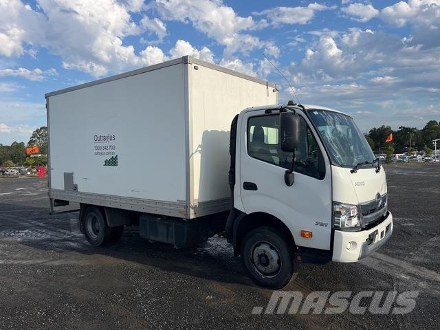 Hino 300 721 شاحنات ذات هيكل صندوقي