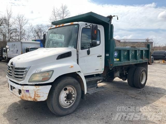 Hino 338 شاحنات قلابة