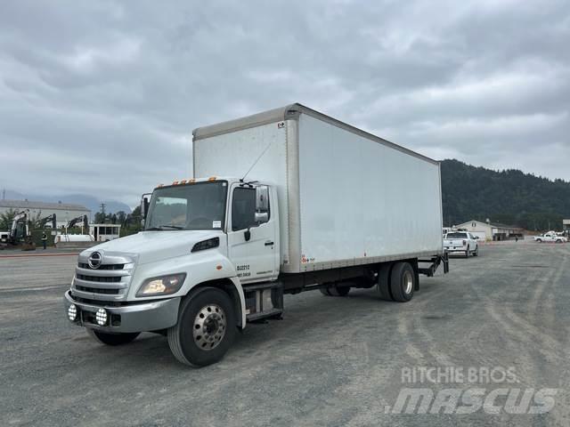 Hino 338 شاحنات ذات هيكل صندوقي