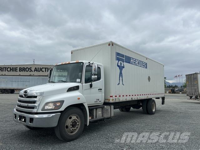 Hino 338 شاحنات ذات هيكل صندوقي