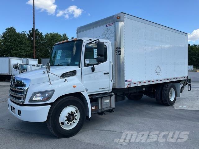 Hino 338 شاحنات ذات هيكل صندوقي