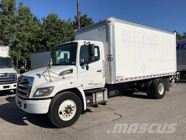 Hino 338 شاحنات ذات هيكل صندوقي