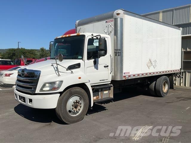 Hino 338 شاحنات ذات هيكل صندوقي